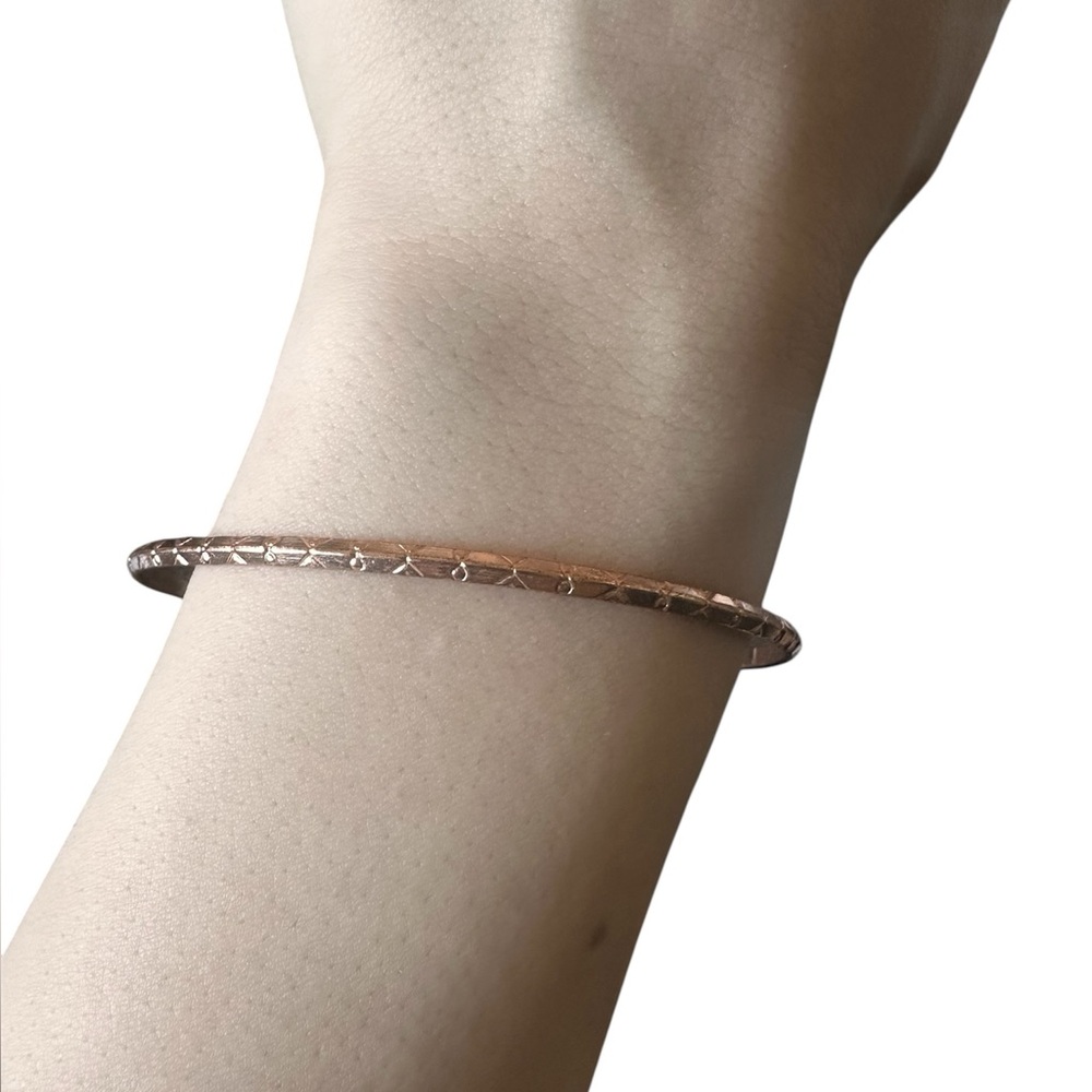 Rose gold bangle